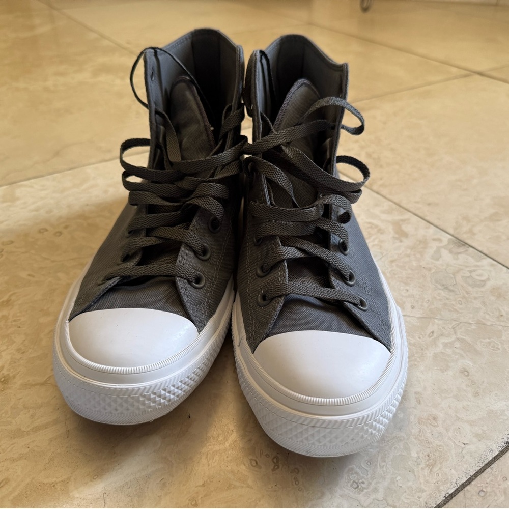 Vintage Like-New Converse Chuck Taylor IIs, Size 11.5, Grey - Picture 2 of 8